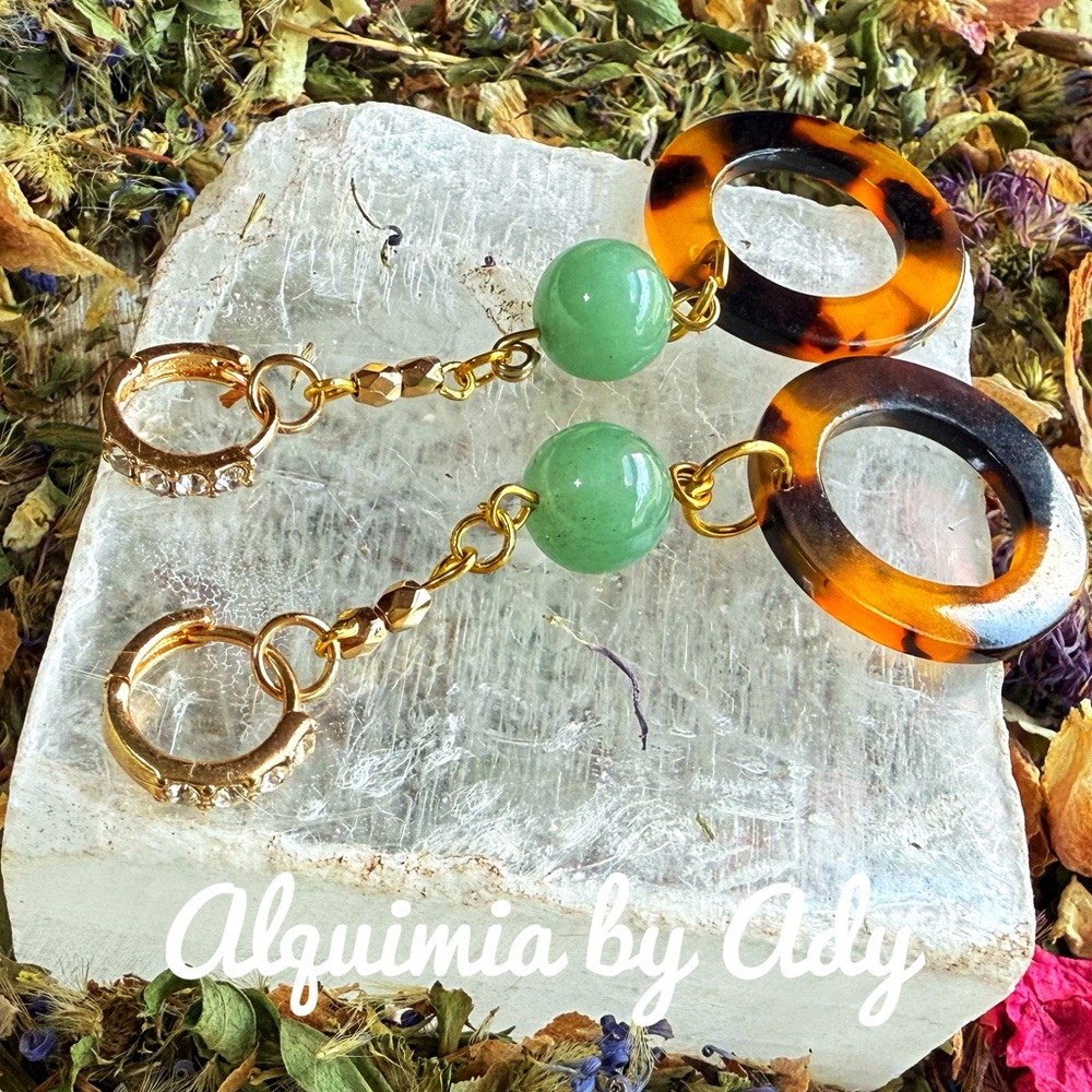 Extra long luxury tortoise and green aventurine gem earrings - Picture 1 of 1